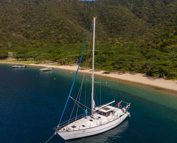 Sail Tayrona’s stunning coast with Luis and his crew. Small groups, snorkeling, fresh lunch, and unforgettable views from Santa Marta. Book today!